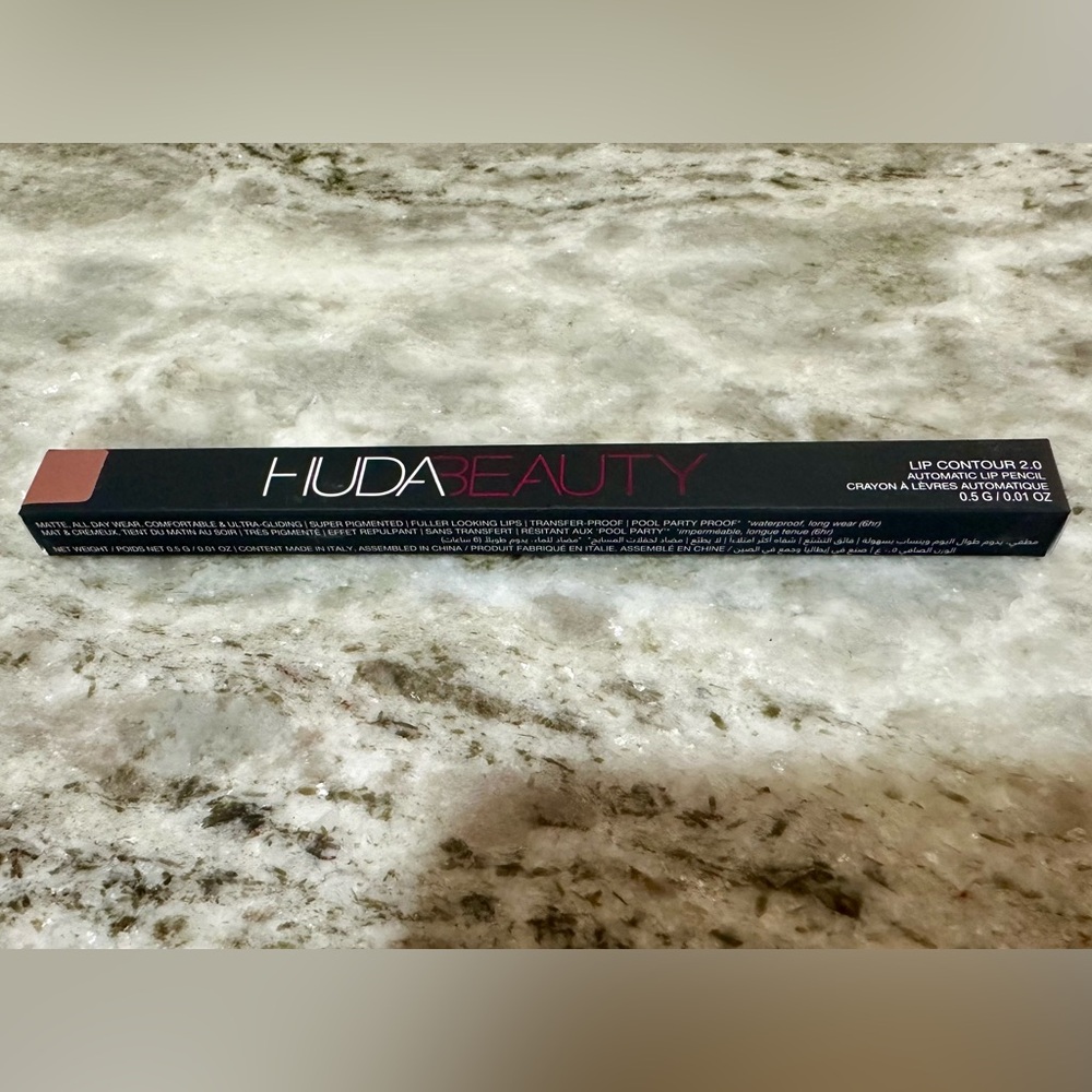 HUDA BEAUTY Lip Contour 2.0 Automatic Matte Lip Pencil